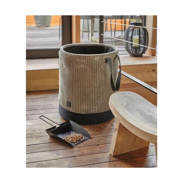 Cleo Pellet Storage Shovel - Capska Cleo Pellet Storage Shovel - Capska